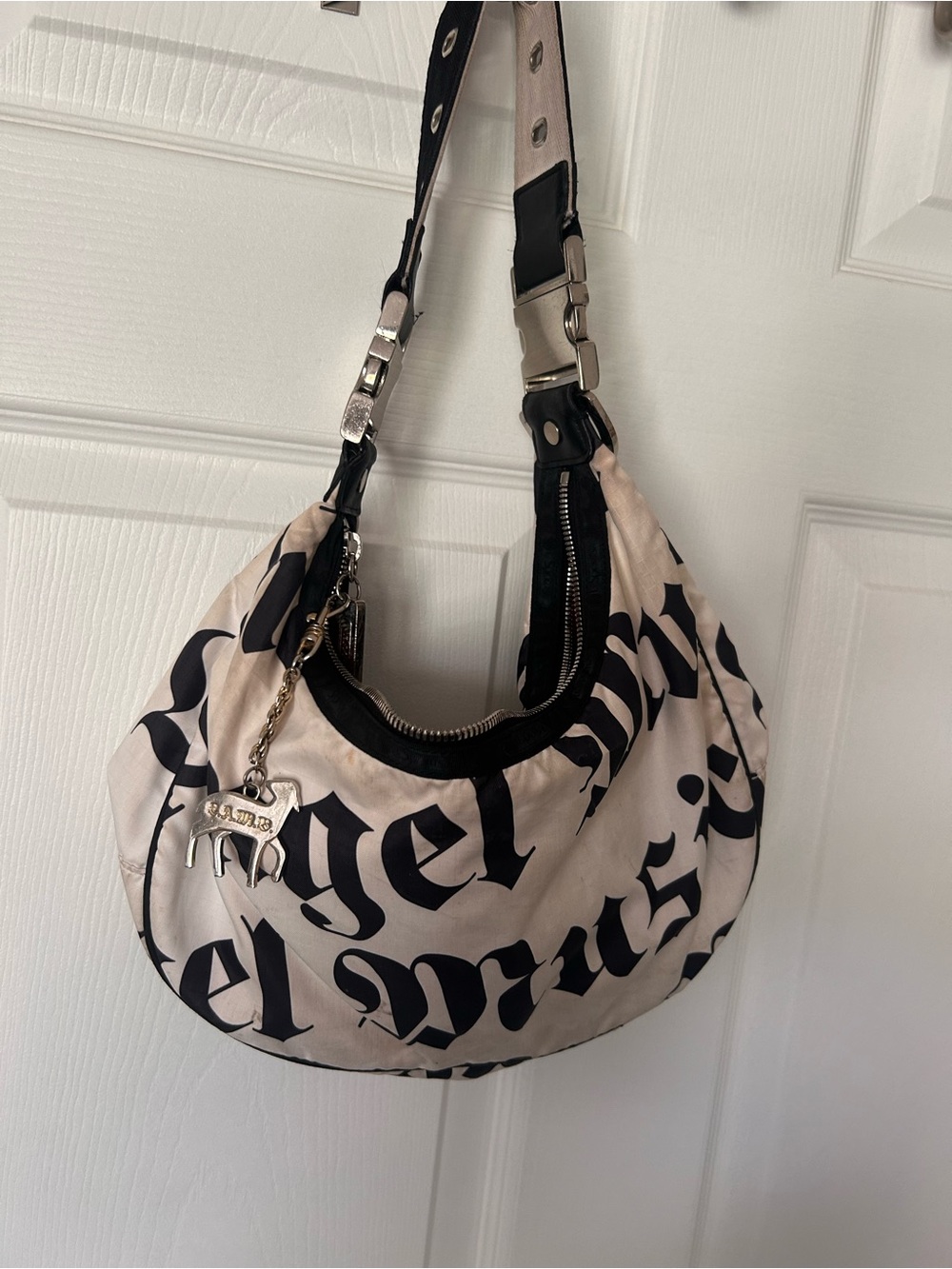 Lesportsac LAMB by Gwen Stefani Black & White Logo-Print Shoulder Bag - Picture 2 of 8